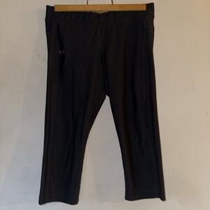 Under Armour Women's Capri Leggings Large Black Athletic Workout Wear